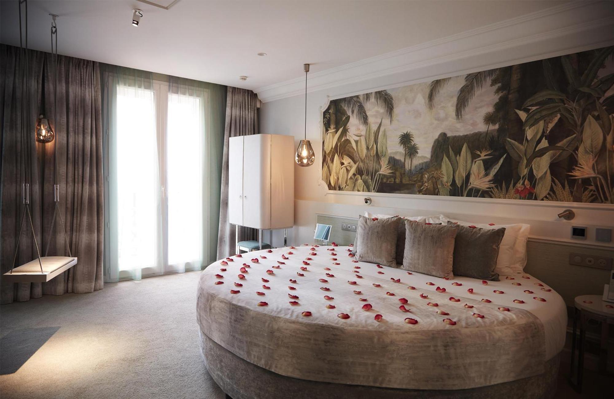 J'adore & (adults Only) Parigi