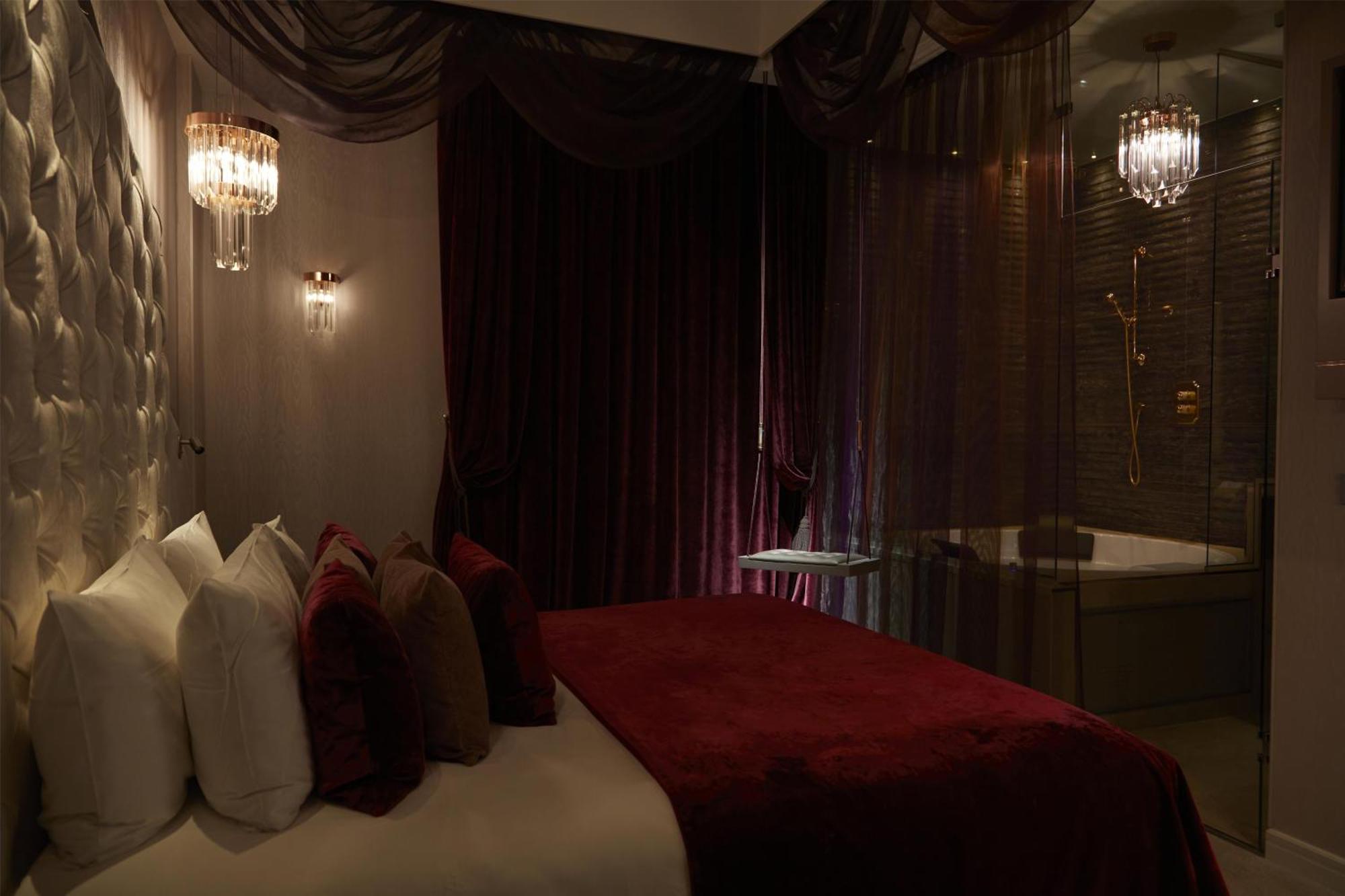 J'adore & (adults Only) 5* Parigi