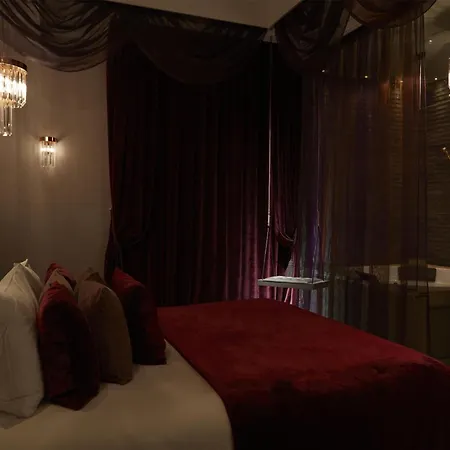 J'adore & (adults Only) 5* Parigi