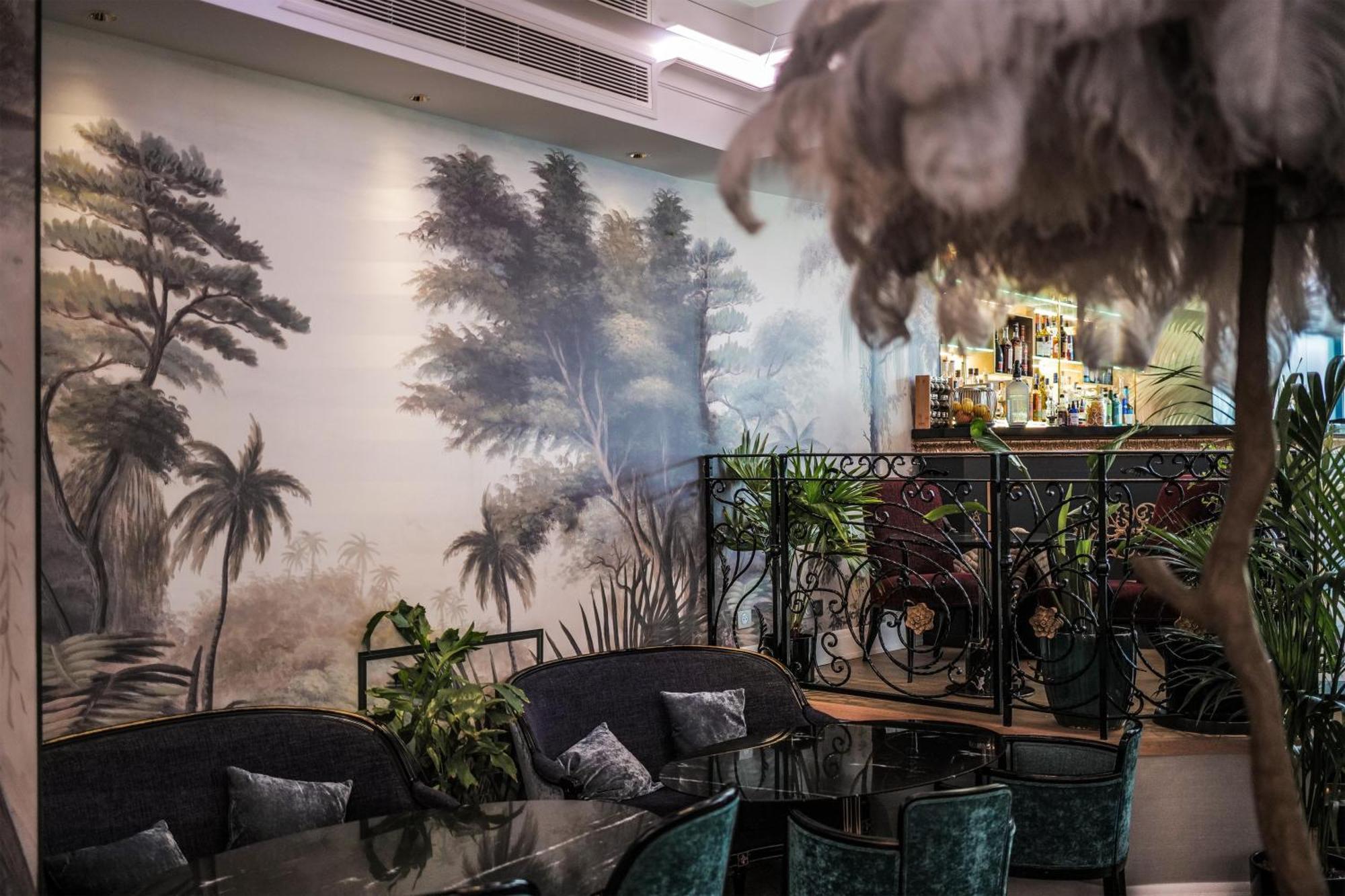 J'adore & (adults Only)