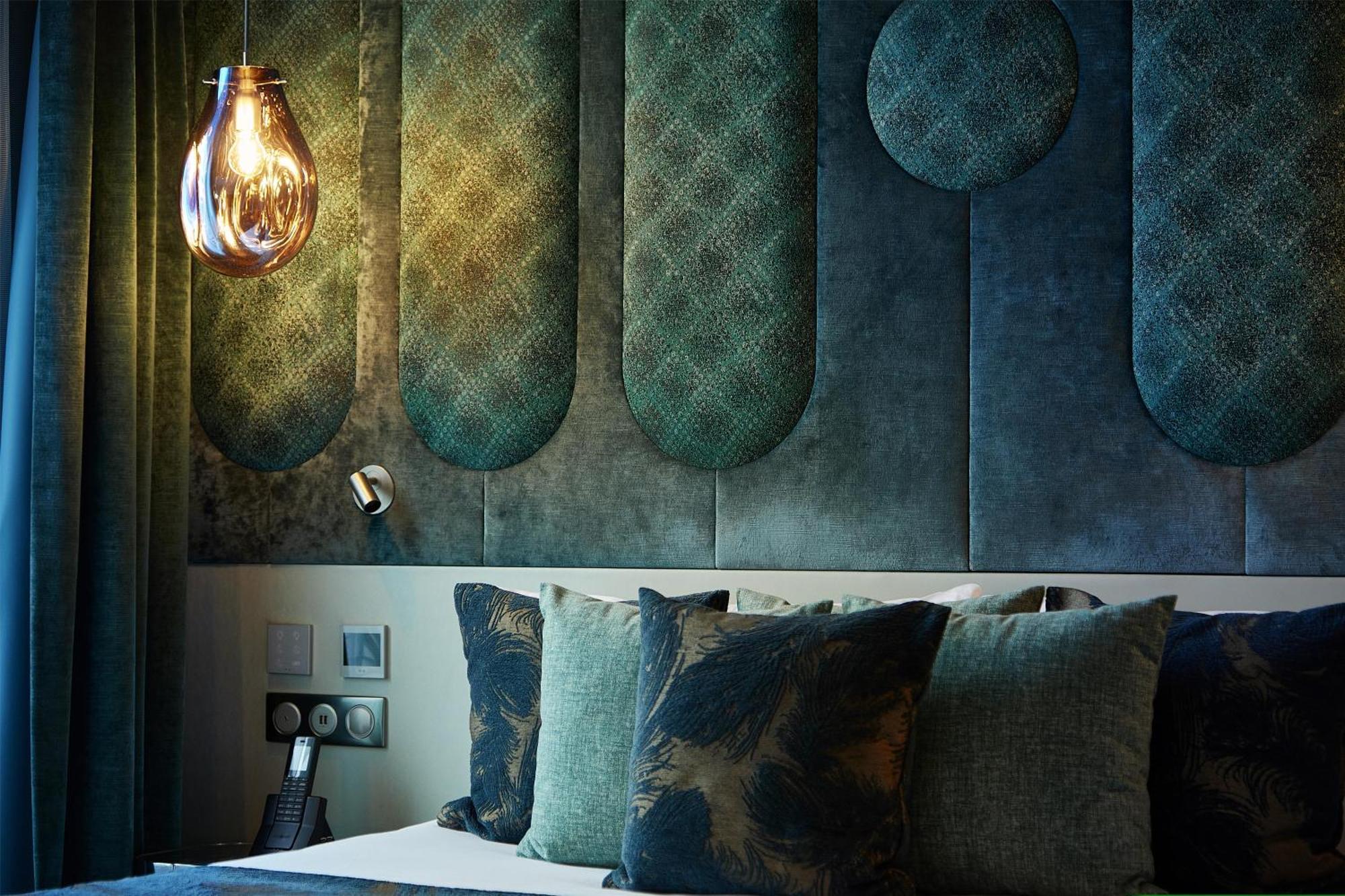 J'adore & (adults Only)